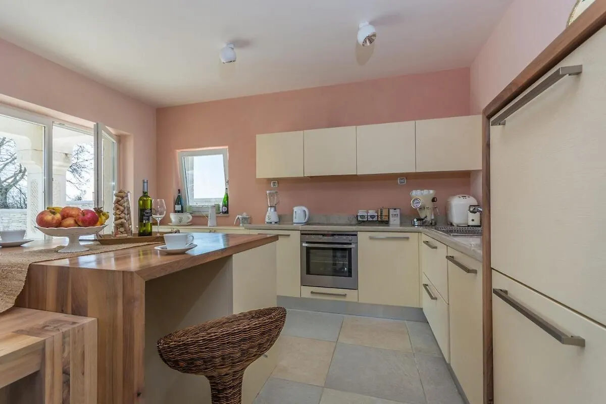 Villa Flora Near Porec With Tennis Court Baderna