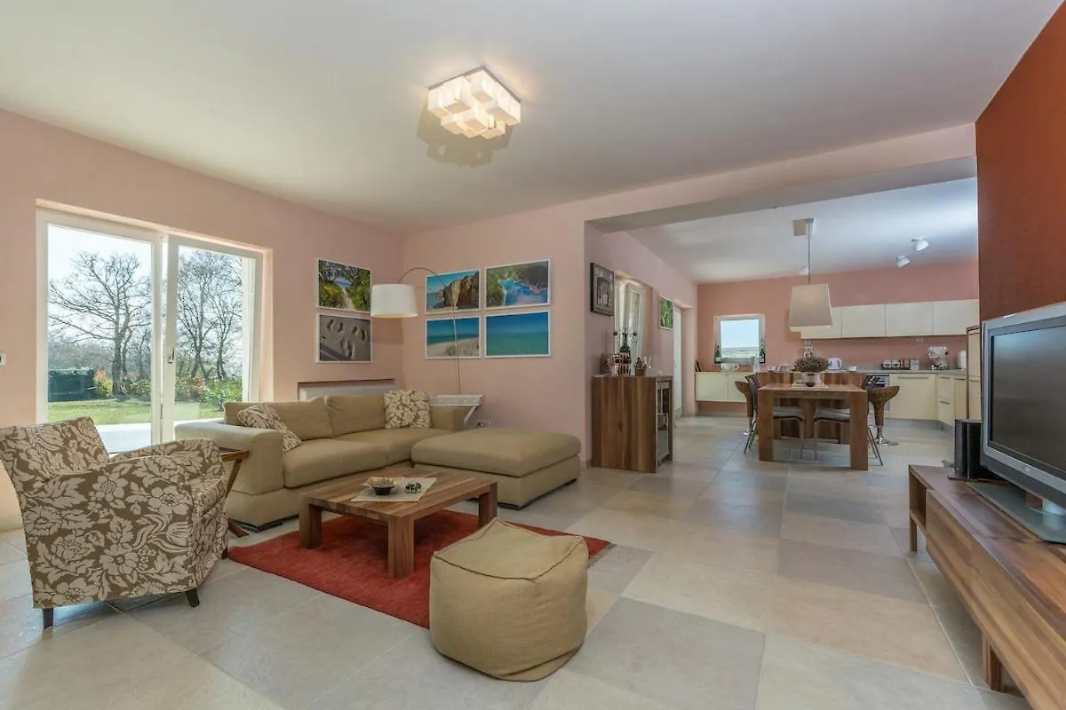 Villa Flora Near Porec With Tennis Court Baderna 0*,