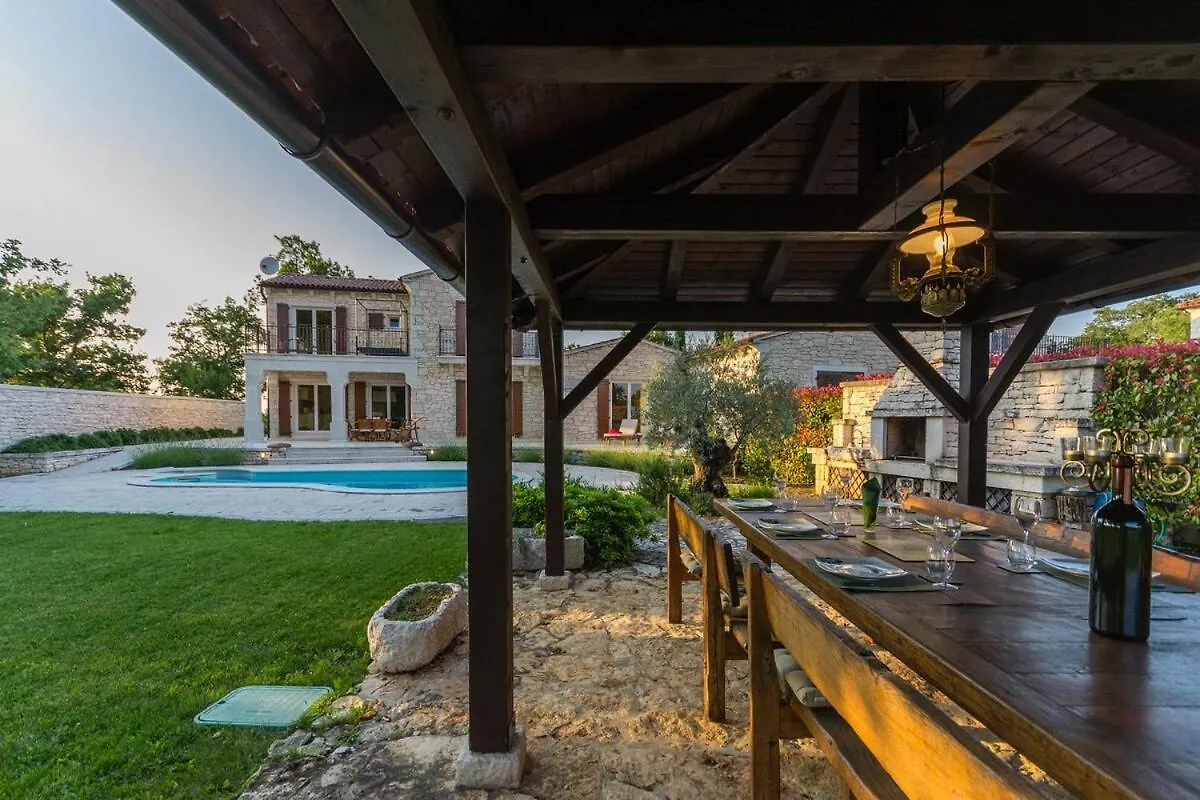 Villa Flora Near Porec With Tennis Court Baderna