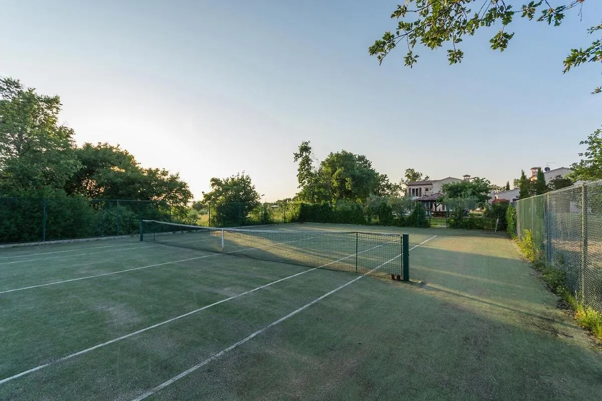 Villa Flora Near Porec With Tennis Court Baderna